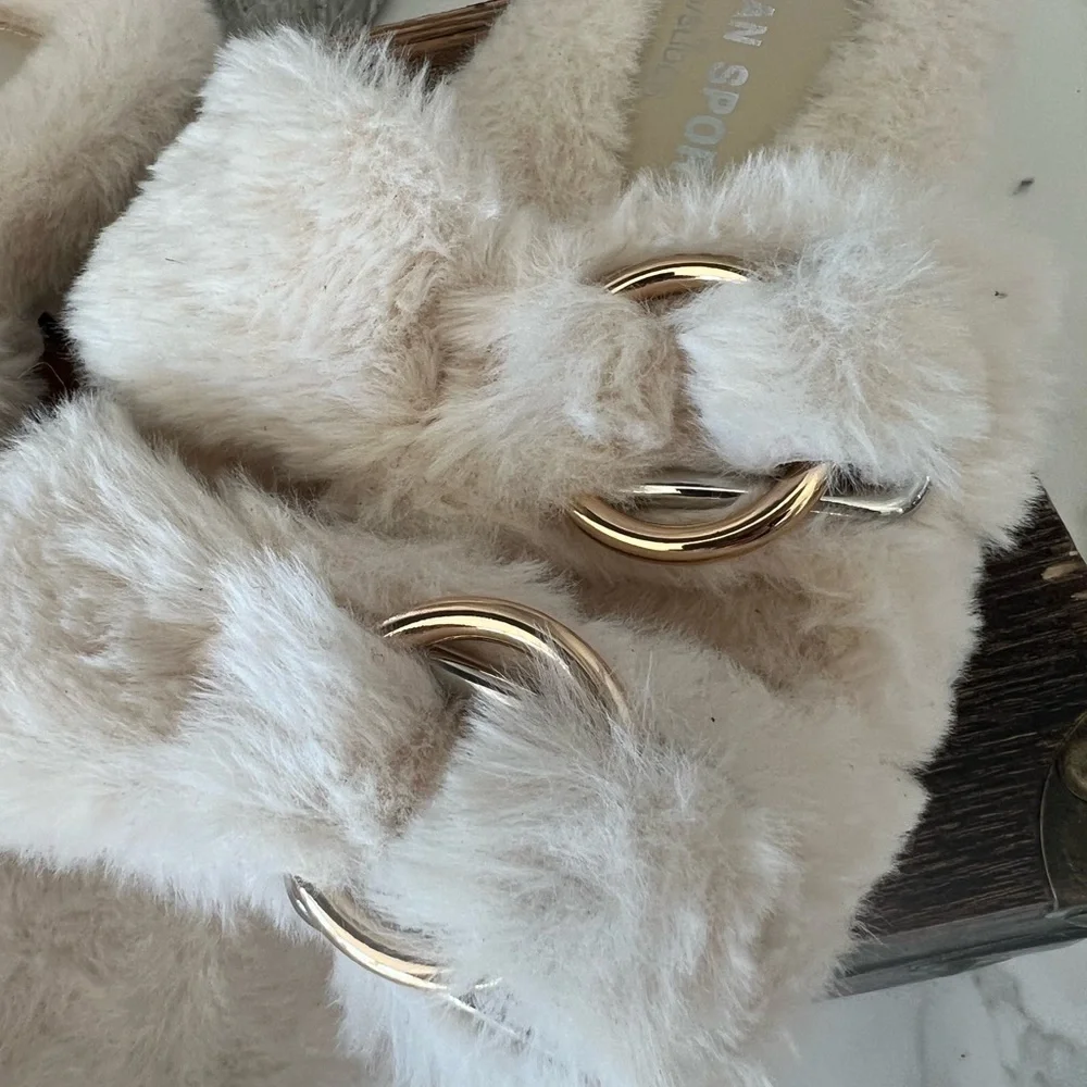 J/Slides Urban Sport J Slides Babee Faux Fur in Cream - Picture 3 of 8